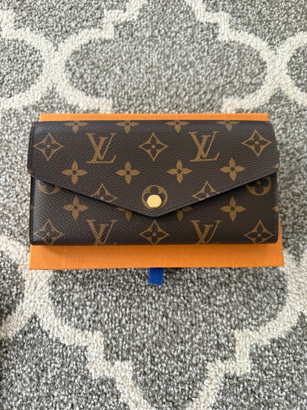 Authentic Louis Vuitton Monogram Sarah Wallet